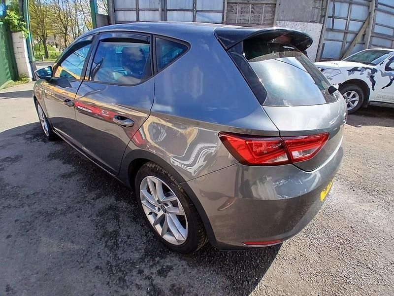 Used Seat Leon SE Dynamic 110 HP (80 kW) 2016 Grey Hatchback
