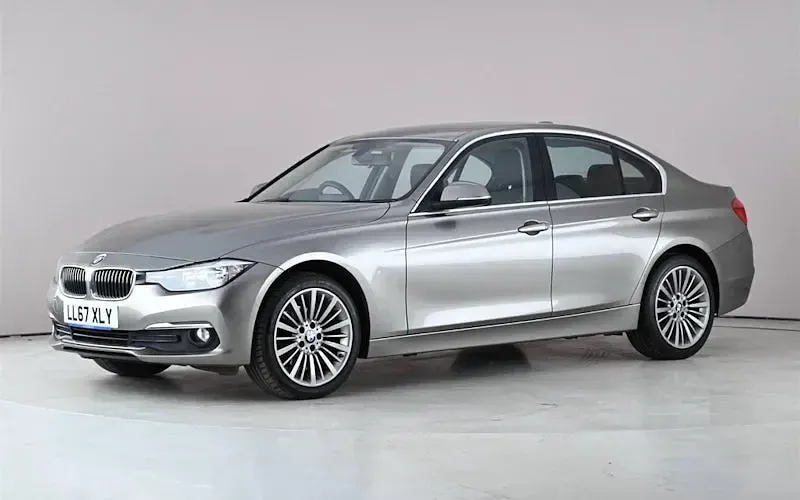Used BMW 320 Luxury Line 190 HP (139 kW) 2017 Silver Sedan