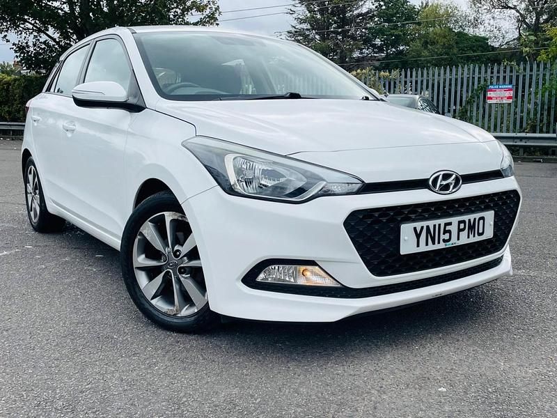 White Used 2015 Hyundai i20 SE Hatchback | £6,995 (A bit pricey) - Image 1/4
