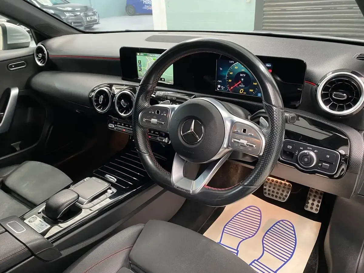 Usado Mercedes A200 AMG line 163 HP (119 kW) 2020 Prateado Citadino