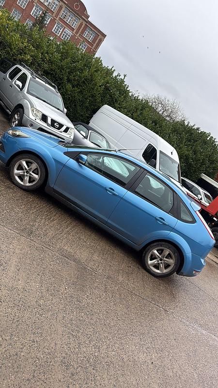 Used Ford Focus Zetec 2009 Blue Hatchback