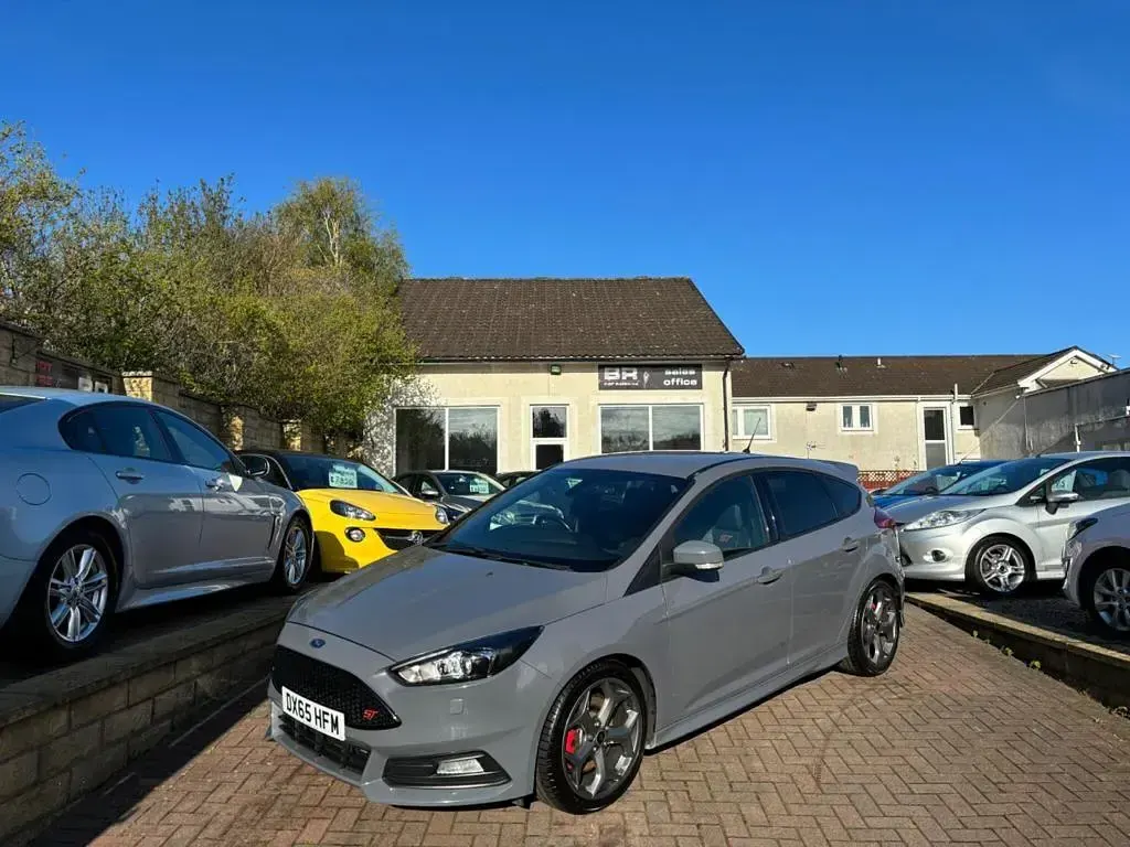 Used Ford Focus ST 185 HP (136 kW) 2015 Grey Hatchback