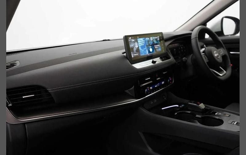 New Nissan X-Trail N-Connecta 200 HP (147 kW) 2025 Silver SUV