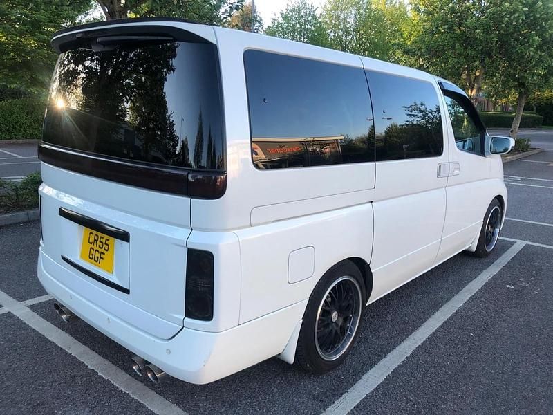 Used Nissan Elgrand 2005 White MPV