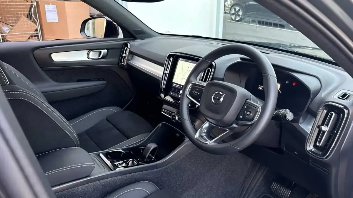 Used Volvo XC40 Plus 194 HP (142 kW) 2026 SUV