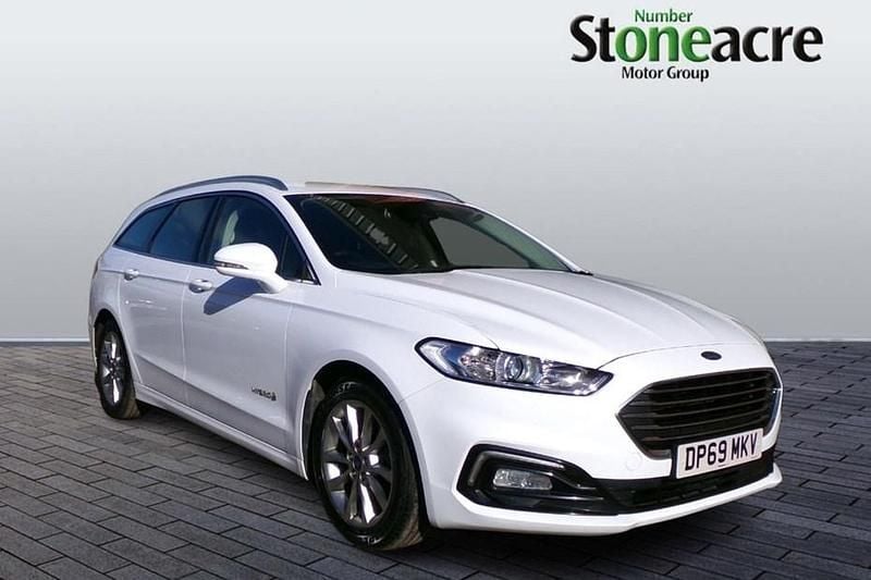 Used Ford Mondeo Titanium 187 HP (137 kW) 2019 White Estate