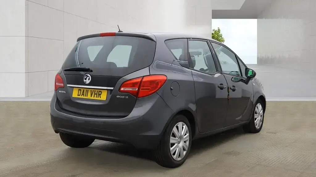 Used Vauxhall Meriva 100 HP (73 kW) 2011 Grey MPV