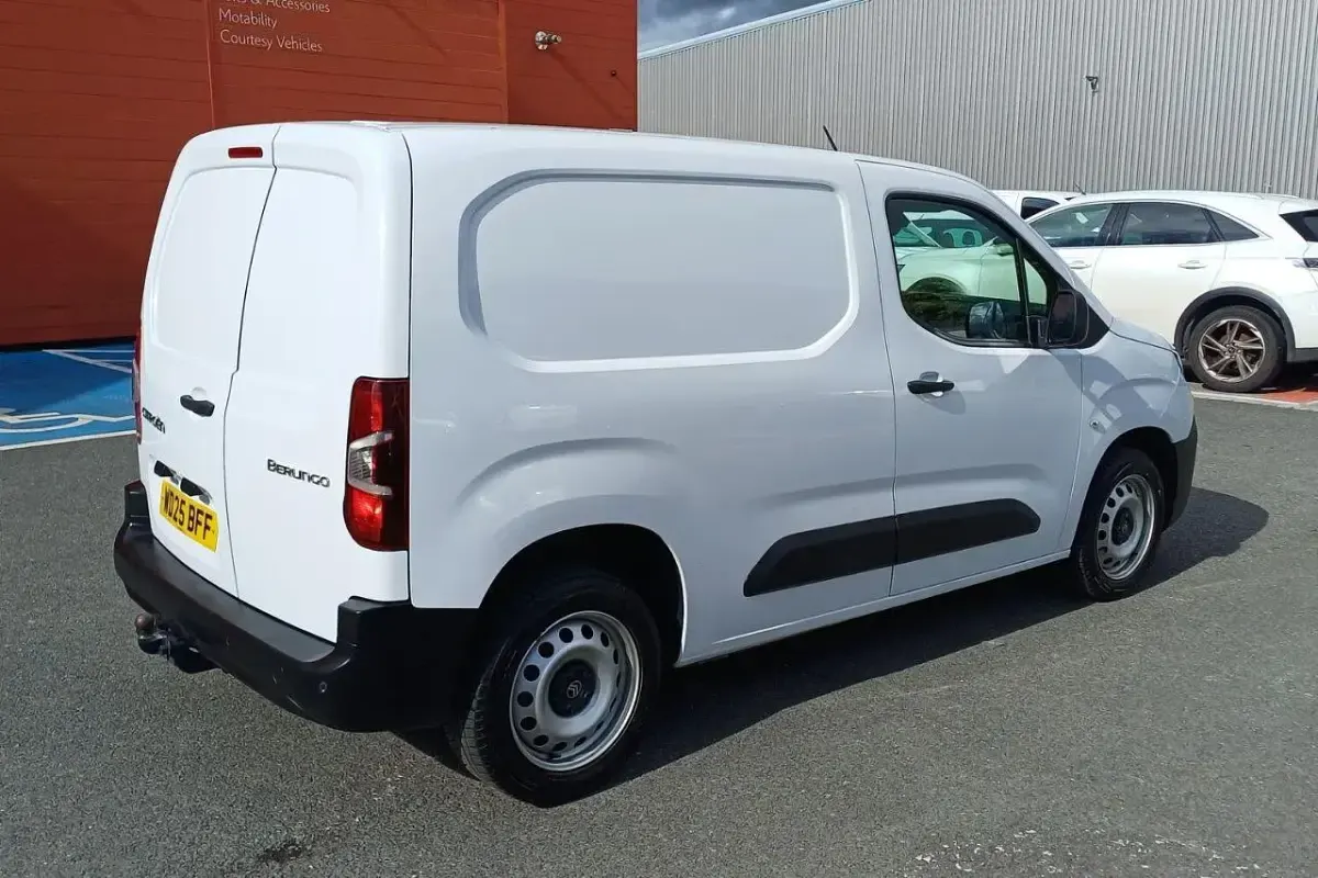 Used Citroën Berlingo 101 HP (74 kW) 2025 White MPV