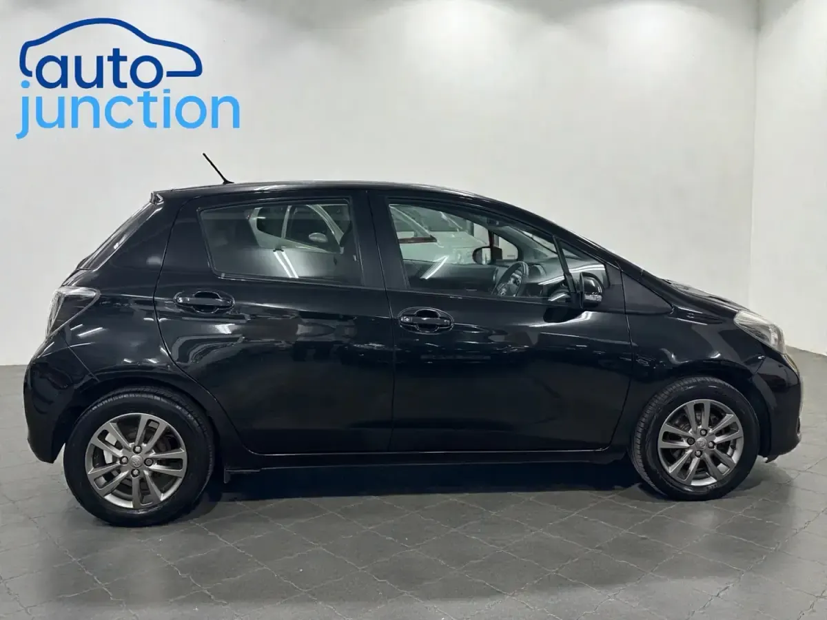 Used Toyota Yaris 2014 Black Hatchback
