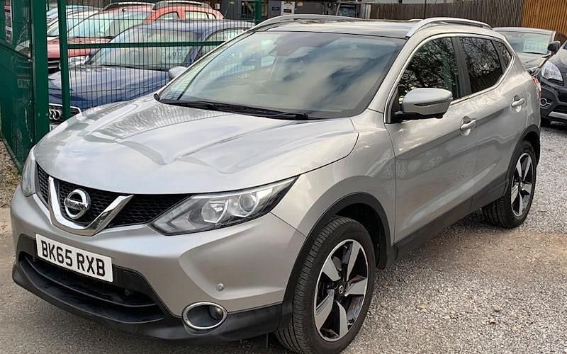 Silver Used 2015 Nissan Qashqai N-TEC SUV | £6,295 (Fair price) - Image 1/4