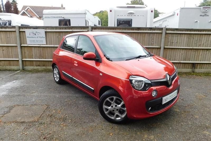 Red Used 2015 Renault Twingo Dynamique Hatchback | £4,995 (Fair price) - Image 1/1