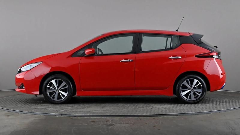 Used Nissan Leaf Acenta 110 kW (150 HP) 2021 Red Hatchback