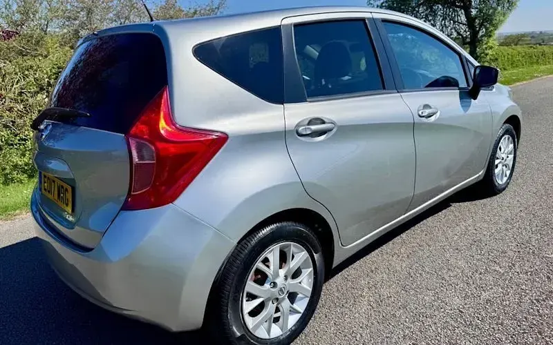 Used Nissan Note Acenta Premium 80 HP (58 kW) 2016 Silver Hatchback