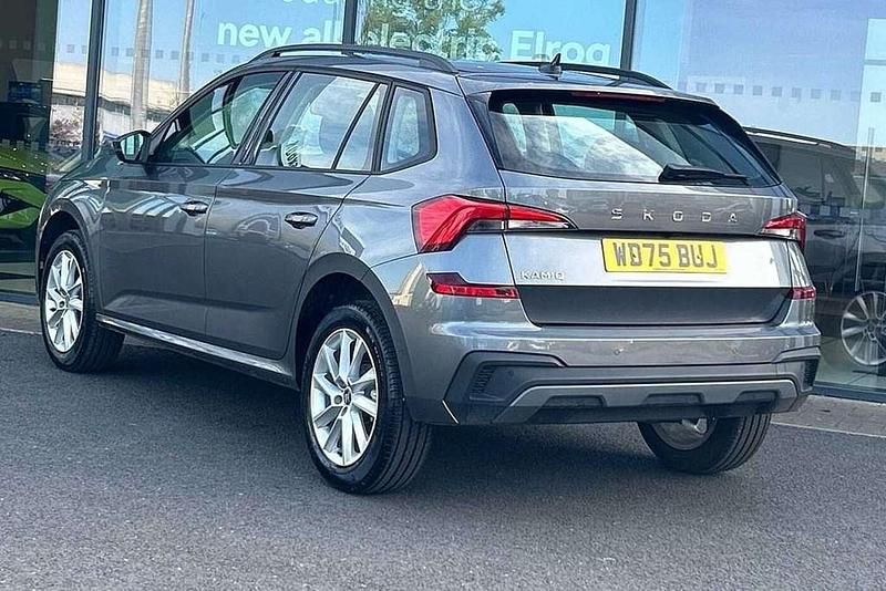 Usado Skoda Kamiq SE 94 CV (69 kW) 2025 Gris SUV