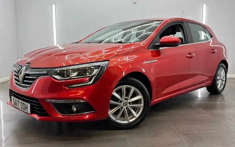 Used Renault Mégane Dynamique 110 HP (80 kW) 2017 Red Hatchback