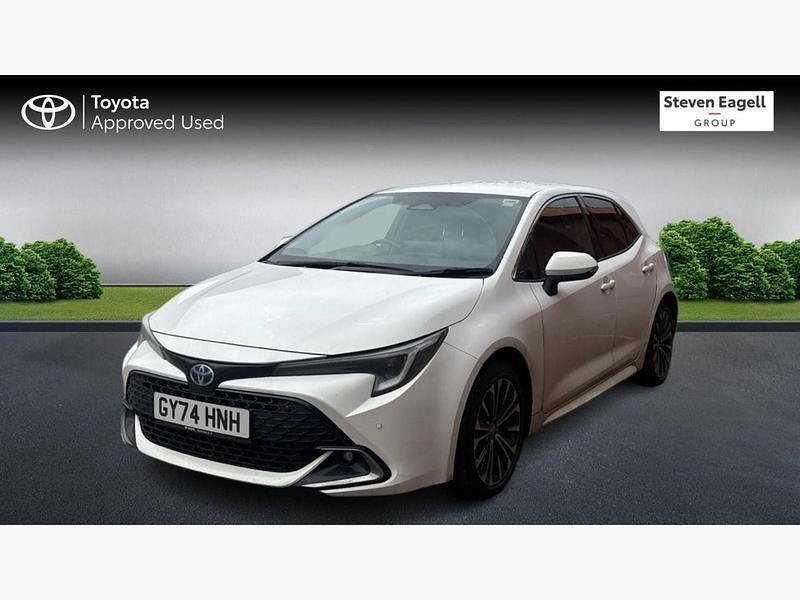 Used Toyota Corolla Design 2024 White Hatchback