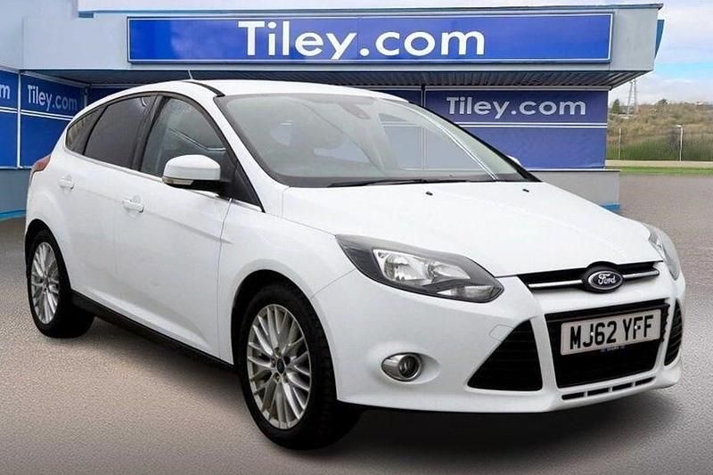 Used Ford Focus Zetec 2013 White Hatchback