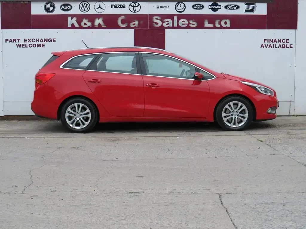 Used Kia Ceed 2015 Red Hatchback