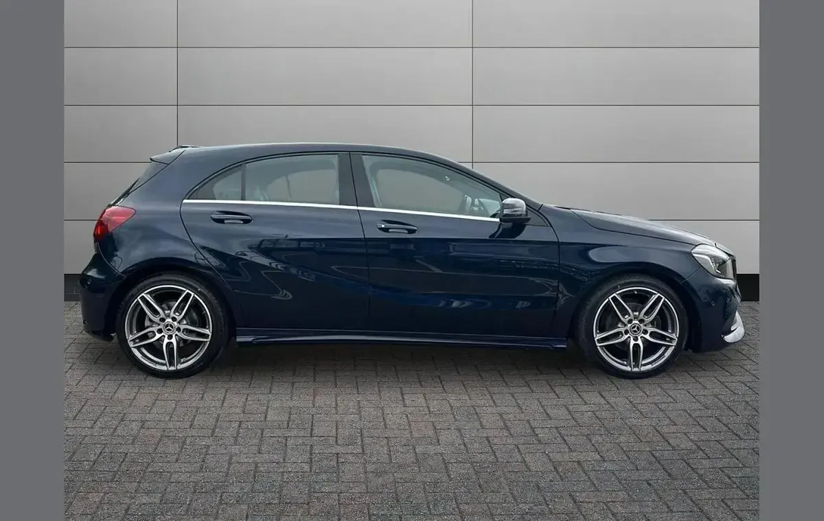 Used Mercedes A180 AMG Line Premium 109 HP (80 kW) 2017 Blue Hatchback