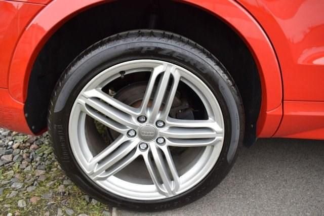 Begagnad Audi Q3 S-line plus 150 HK (110 kW) 2016 Röd SUV