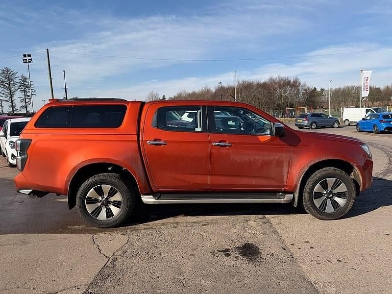 Used Isuzu D-Max 163 HP (119 kW) 2021 Orange Pickup