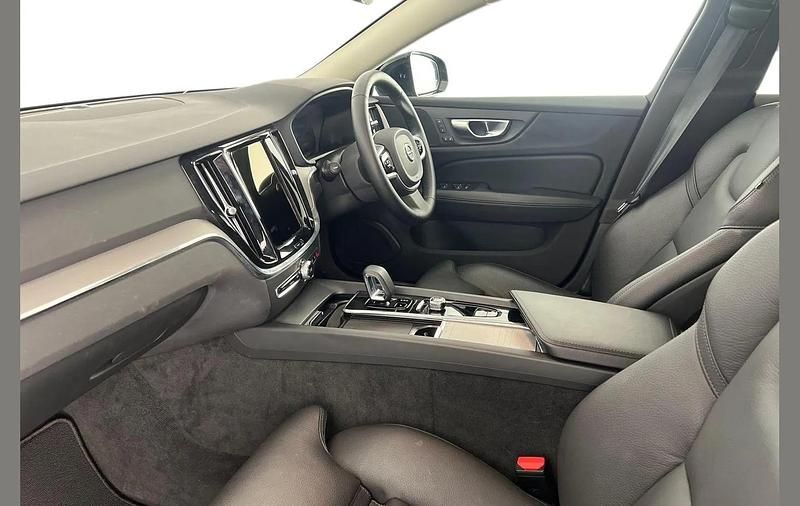 Used Volvo V60 Plus 197 HP (144 kW) 2025 Onyx black Estate