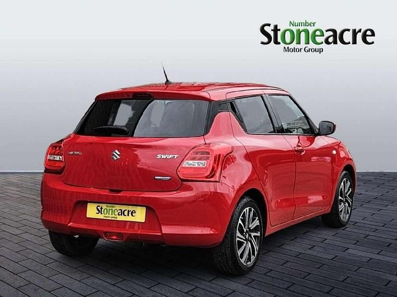 Używany Suzuki Swift SZ-L 83 KM (61 kW) 2023 Czerwony Hatchback