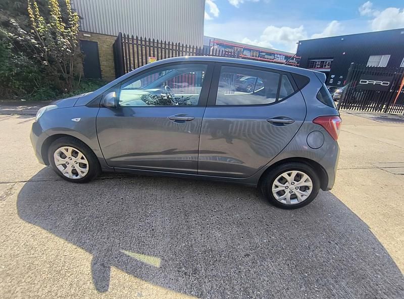Used Hyundai i10 SE 87 HP (63 kW) 2014 Grey Hatchback