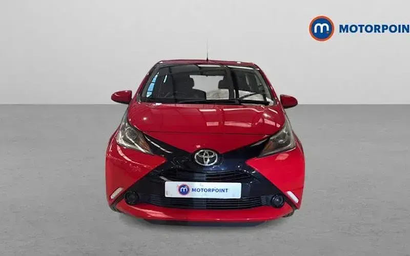 Used Toyota Aygo X-play 69 HP (50 kW) 2018 Red Hatchback