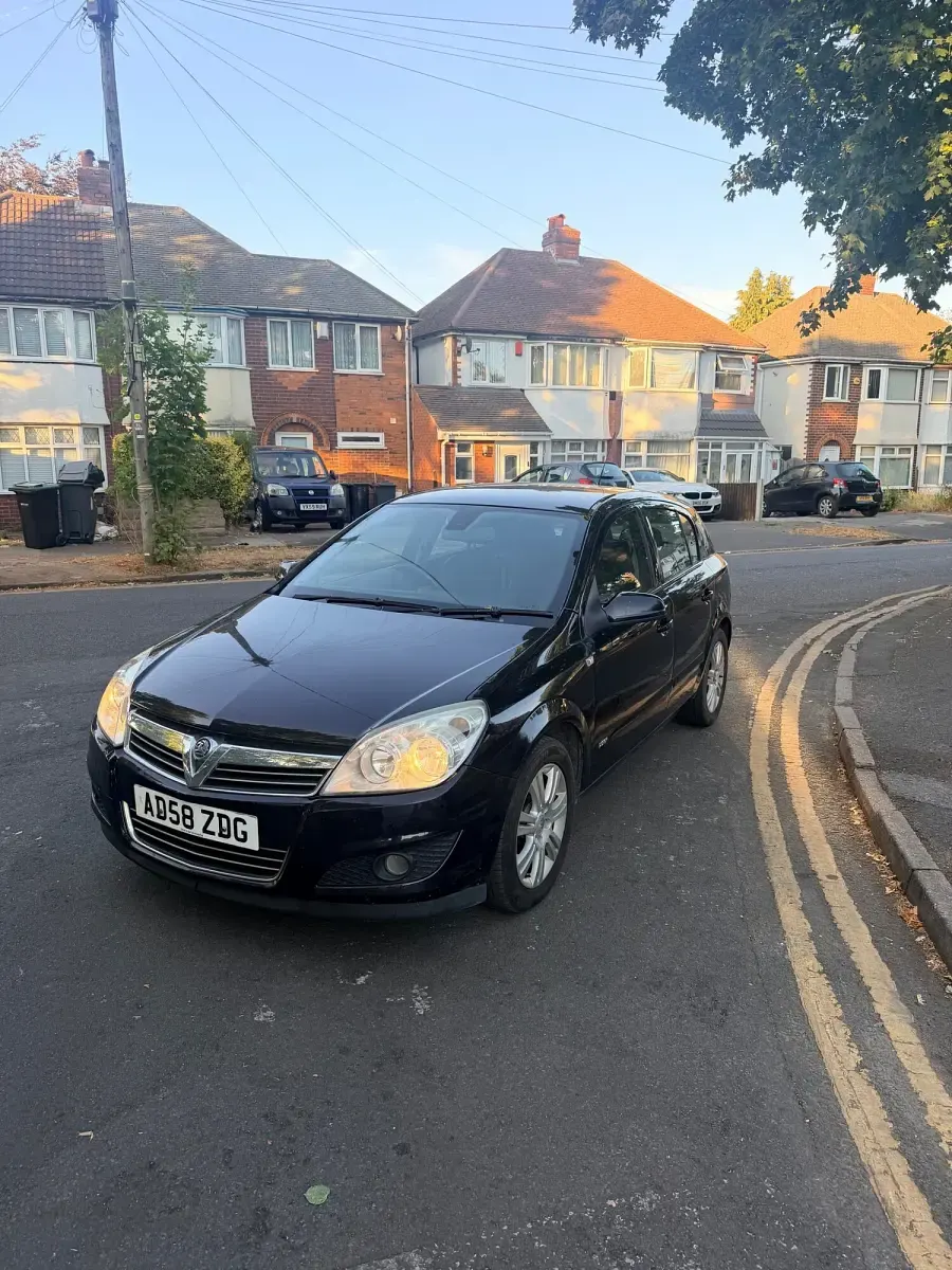 Used Vauxhall Astra Design Edition 138 HP (101 kW) 2008 Black Hatchback