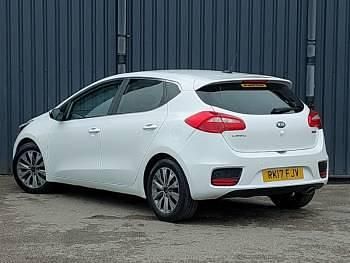 Używany Kia Ceed 2017 Biały Hatchback