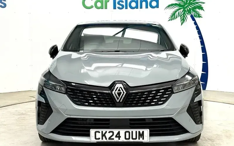 Used Renault Clio Techno 90 HP (66 kW) 2024 Grey Hatchback