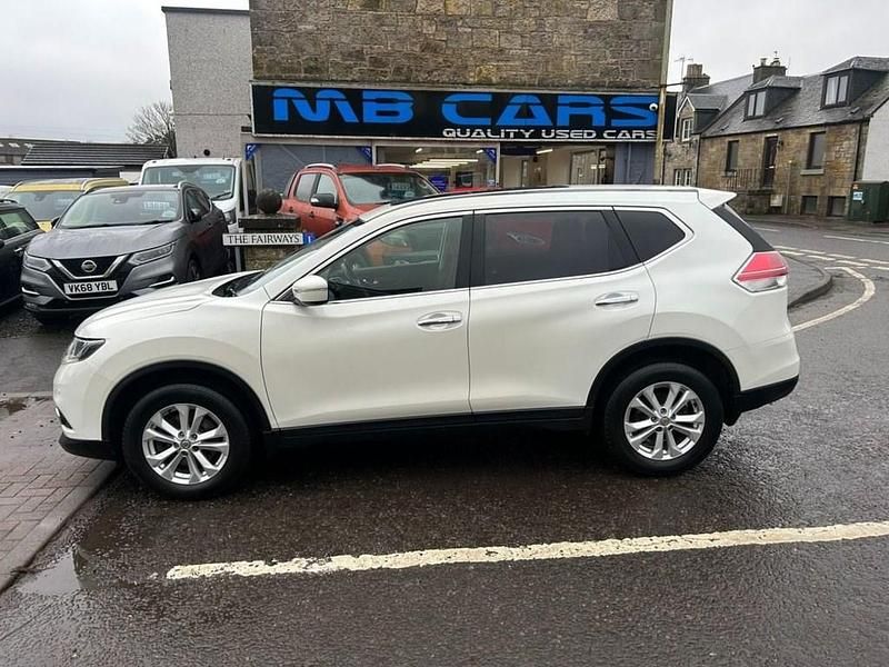 White Used 2017 Nissan X-Trail Acenta SUV | £9,995 (Fair price) - Image 1/4