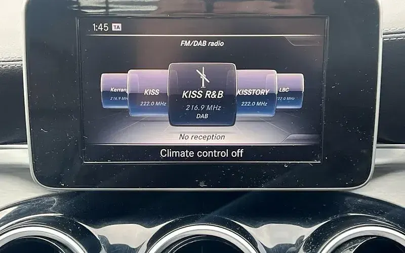 Usado Mercedes C220 AMG line 170 HP (125 kW) 2015 Sedan