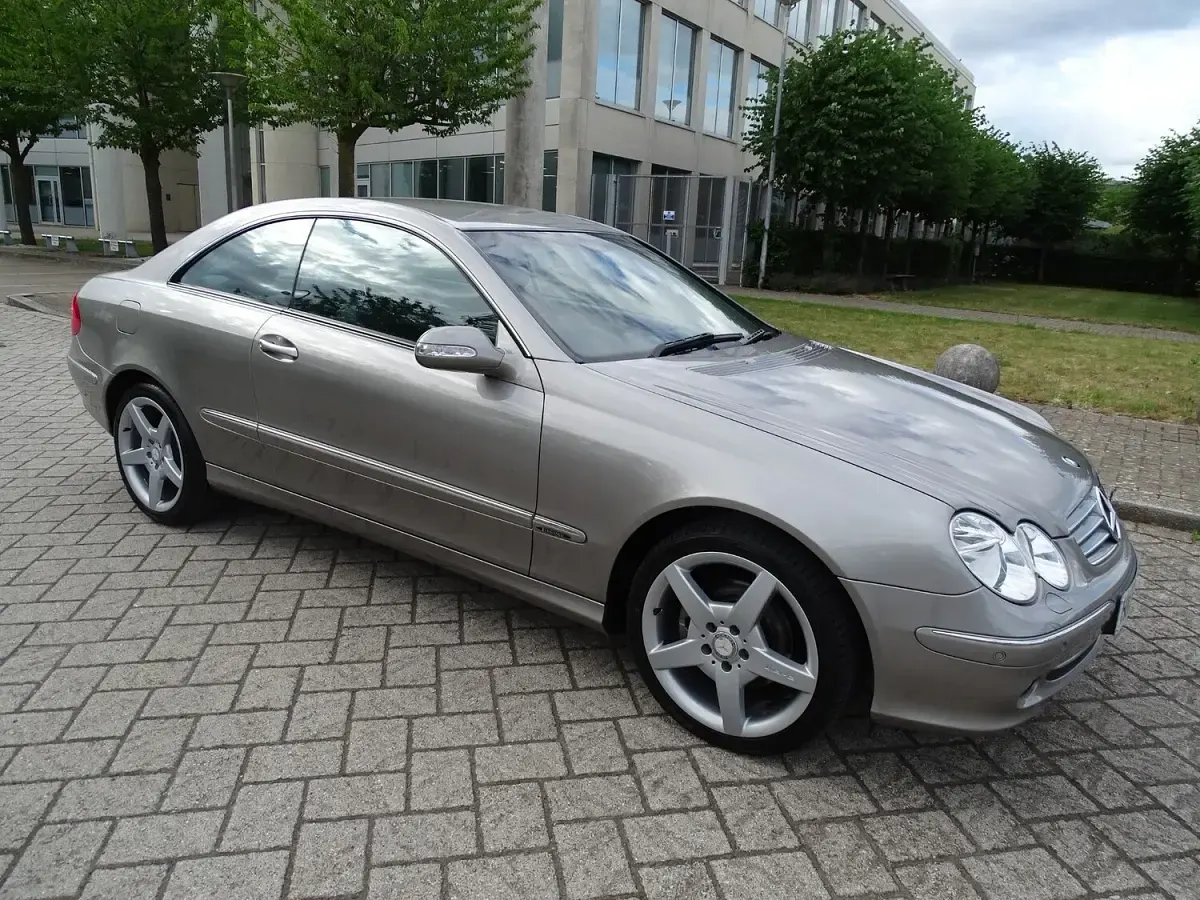 Used Mercedes CLK320 Elegance 218 HP (160 kW) 2004 Silver Coupe