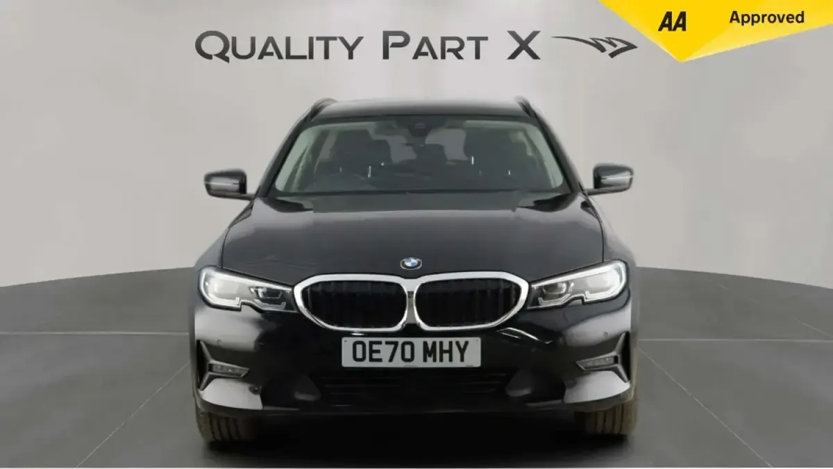 Begagnad BMW 330e 2020 Svart Kombi