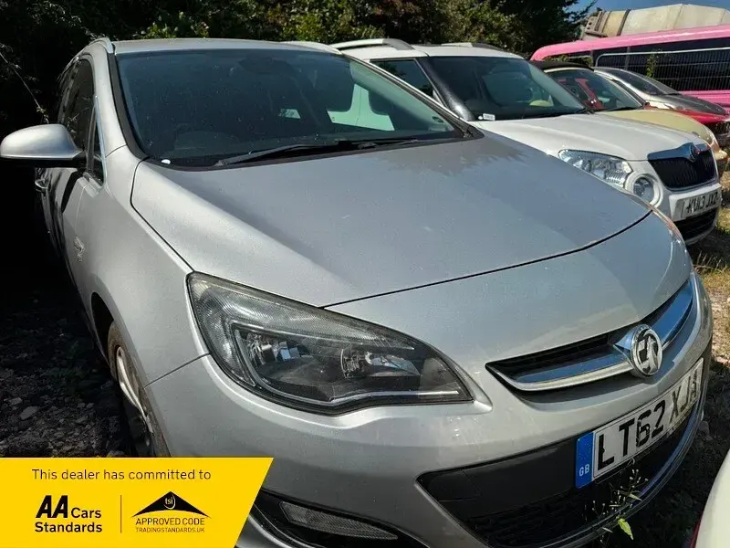 Used Vauxhall Astra S 165 HP (121 kW) 2012 Silver Estate