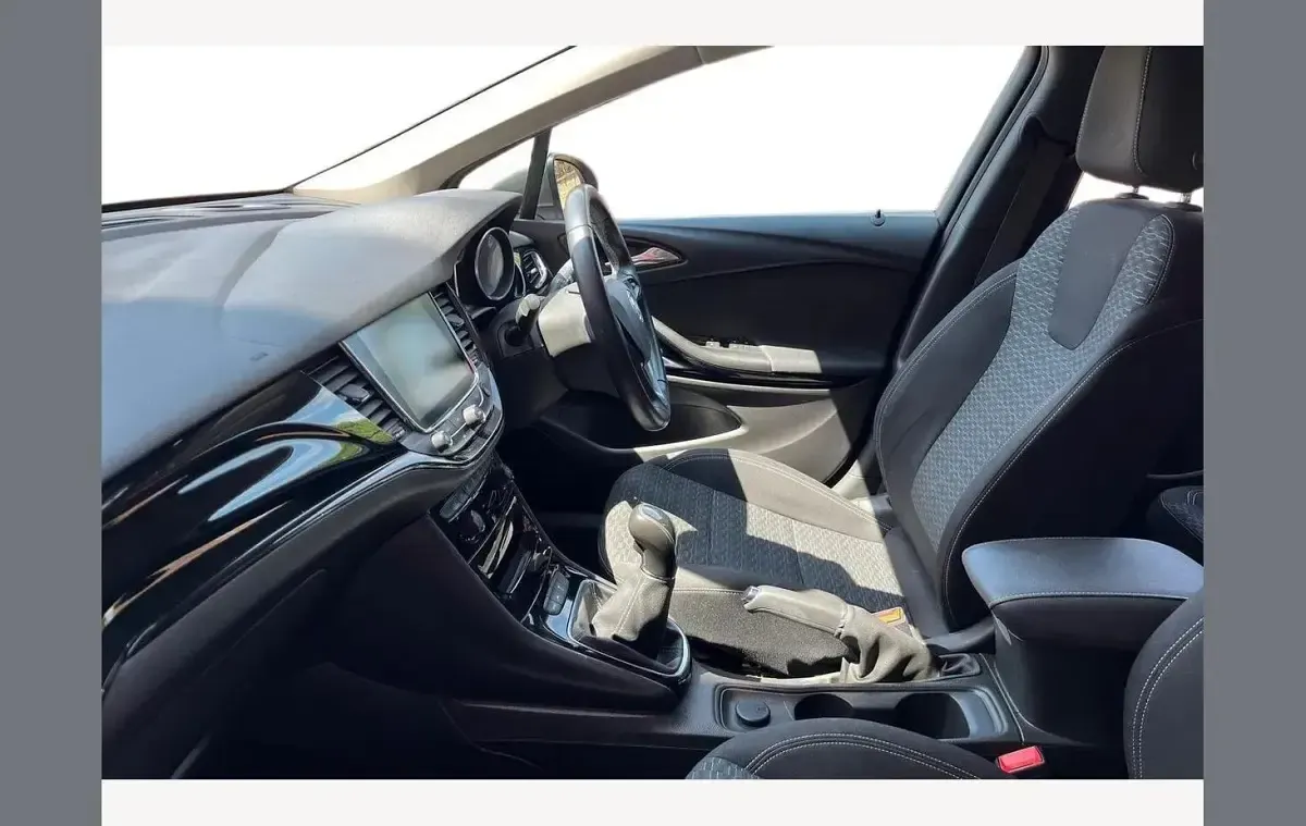 Used Vauxhall Astra SRi 150 HP (110 kW) 2018 Grey Hatchback