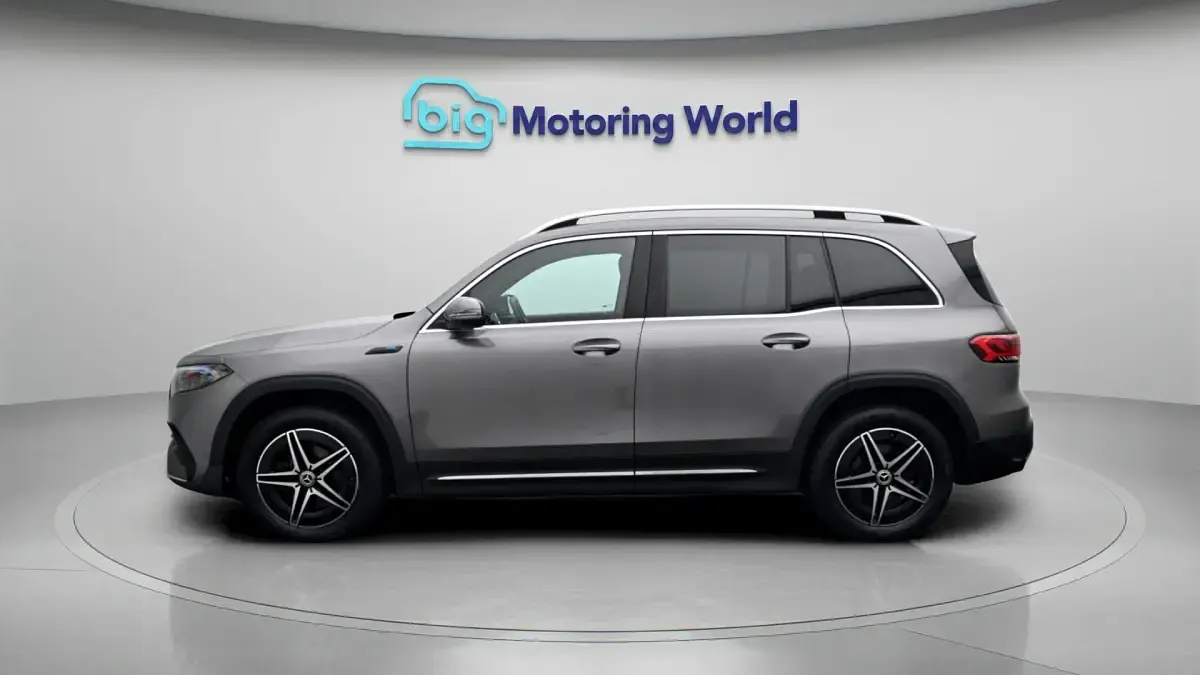 Usado Mercedes EQB300 AMG line 167 kW (228 HP) 2022 Cinzento SUV