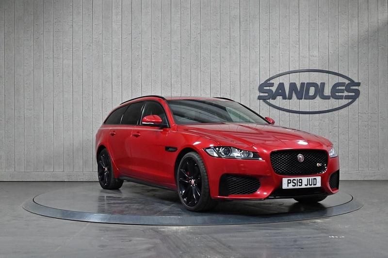 Used Jaguar XF Sportbrake S 300 HP (220 kW) 2019 Red Estate