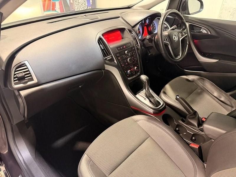 Used Vauxhall Astra 165 HP (121 kW) 2013 Brown Estate