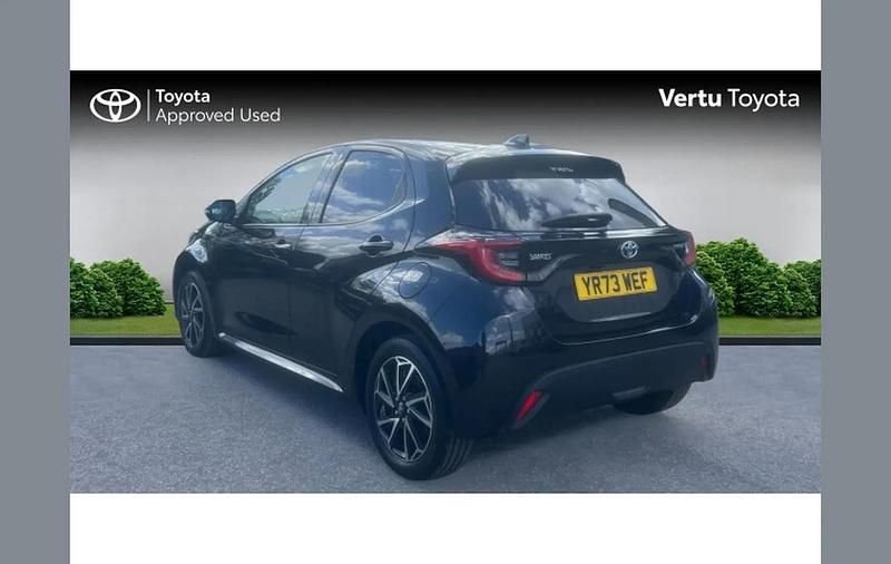 Used Toyota Yaris Hybrid Design 116 HP (85 kW) 2023 Black Hatchback
