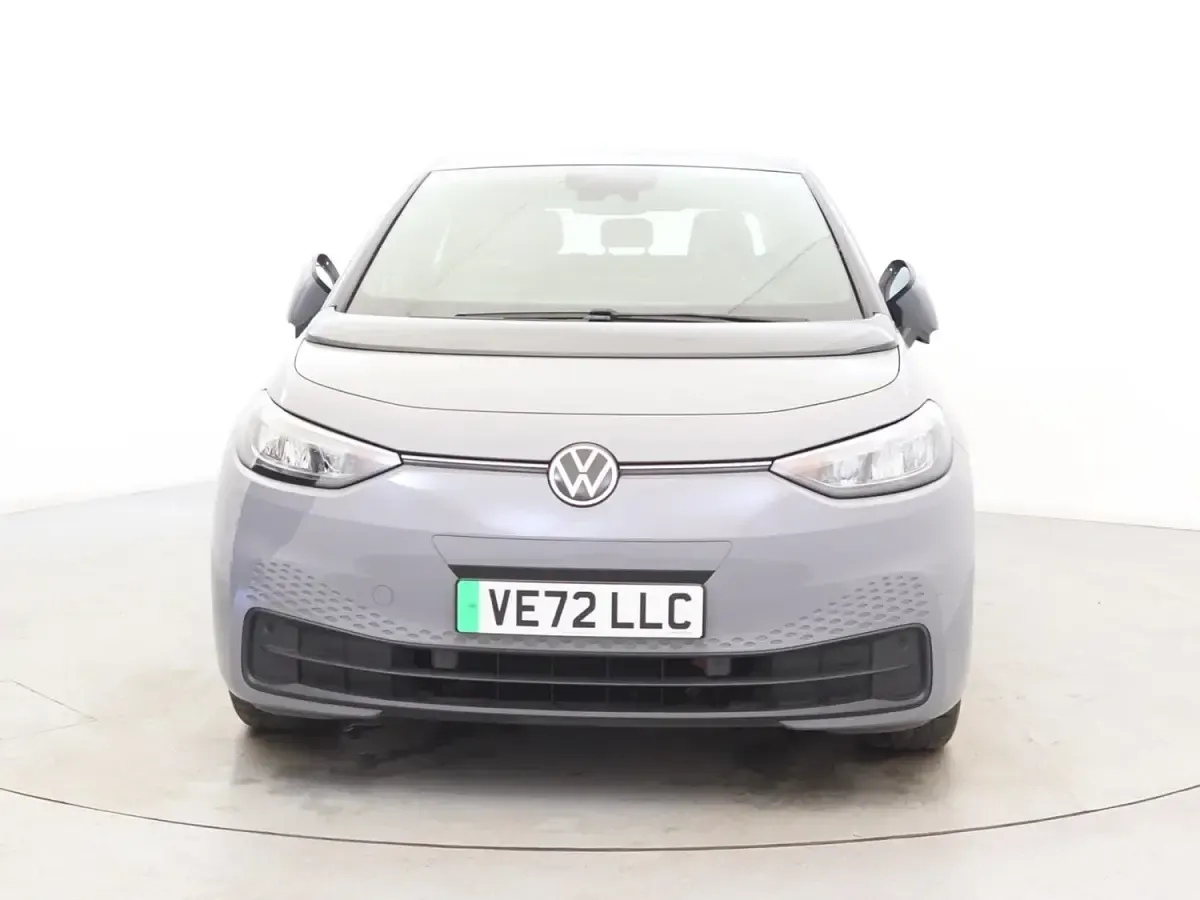 Usado VW ID.3 Pro 106 kW (145 CV) 2023 Gris Utilitario