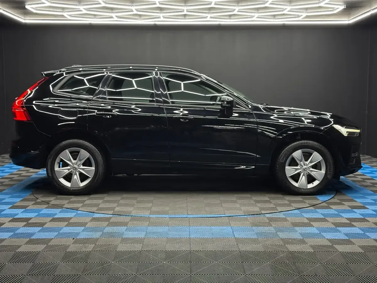 Used Volvo XC60 Momentum 2021 Black SUV