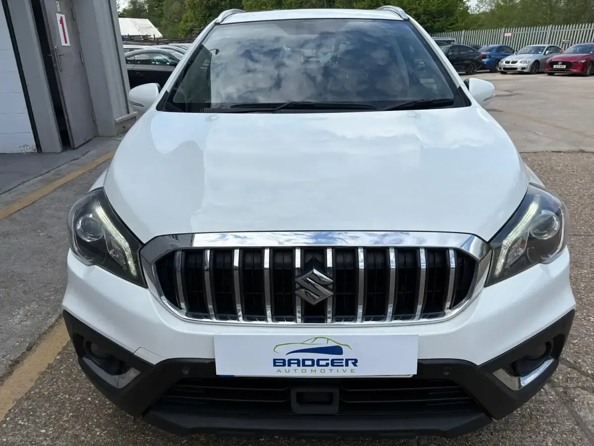Used Suzuki SX4 SZ5 140 HP (102 kW) 2018 White Hatchback