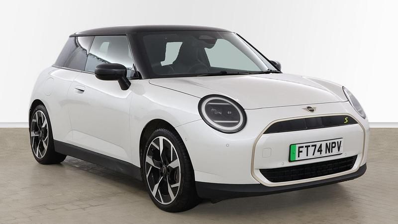 Used Mini Cooper SE Hatch 158 kW (215 HP) 2025 White Hatchback