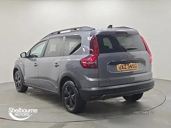Used Dacia Jogger Extreme 141 HP (103 kW) 2024 Grey MPV