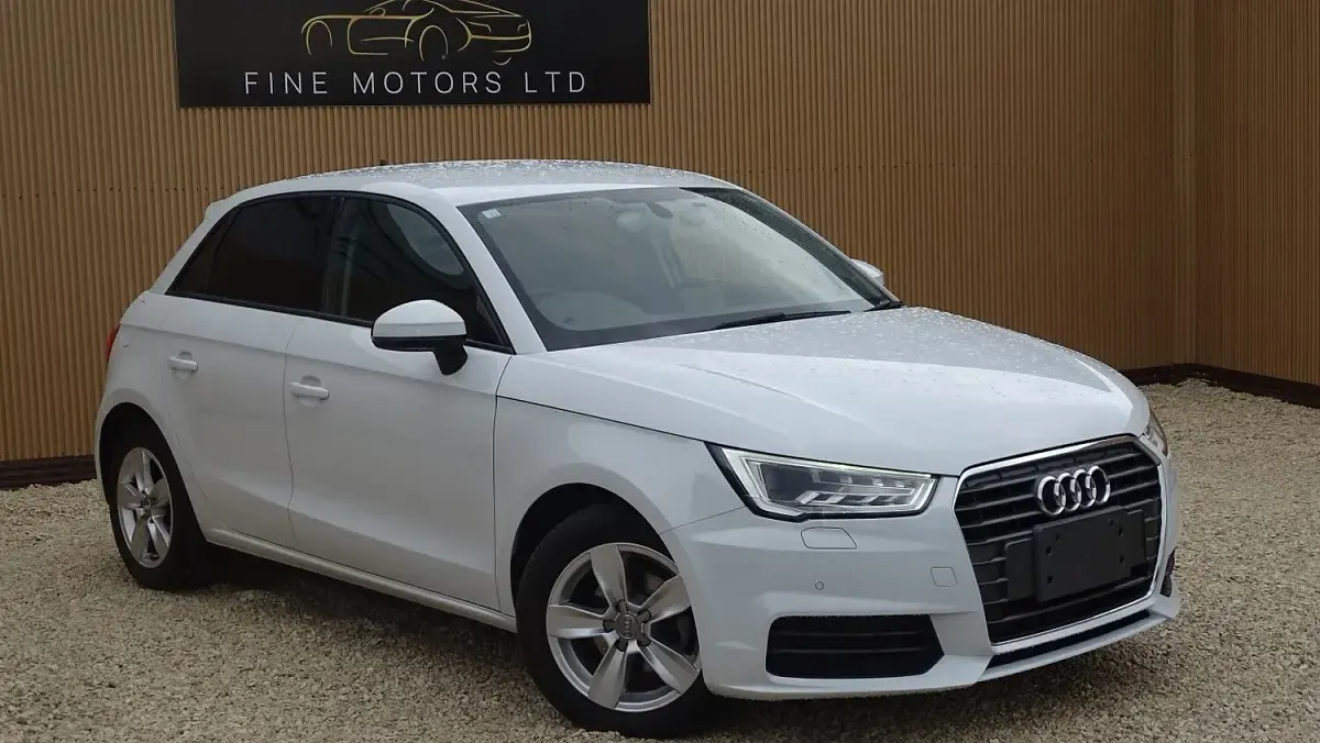 Used Audi A1 Sport 95 HP (69 kW) 2016 White Hatchback