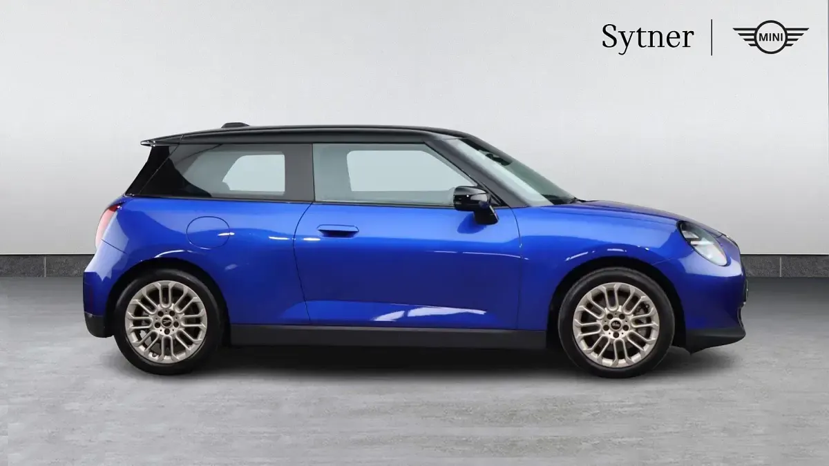 Used Mini Cooper Hatch 133 kW (181 HP) 2024 Blue Hatchback