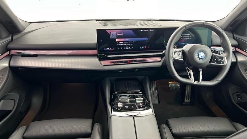 Used BMW 530e M Sport 295 HP (216 kW) 2025 Blue Estate